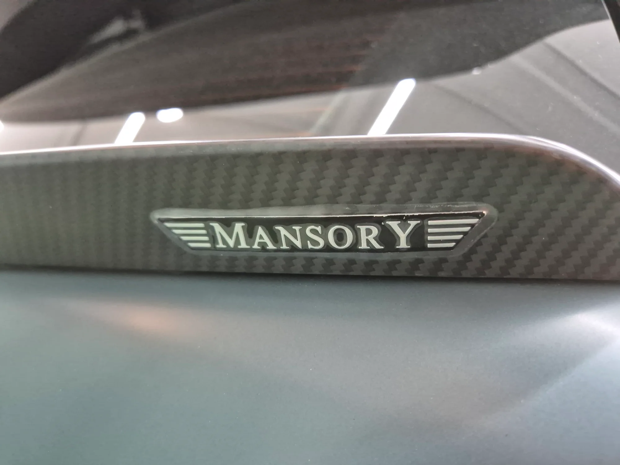 입고 당시 적용되어 있던 MANSORY 외관 디테일입니다.
