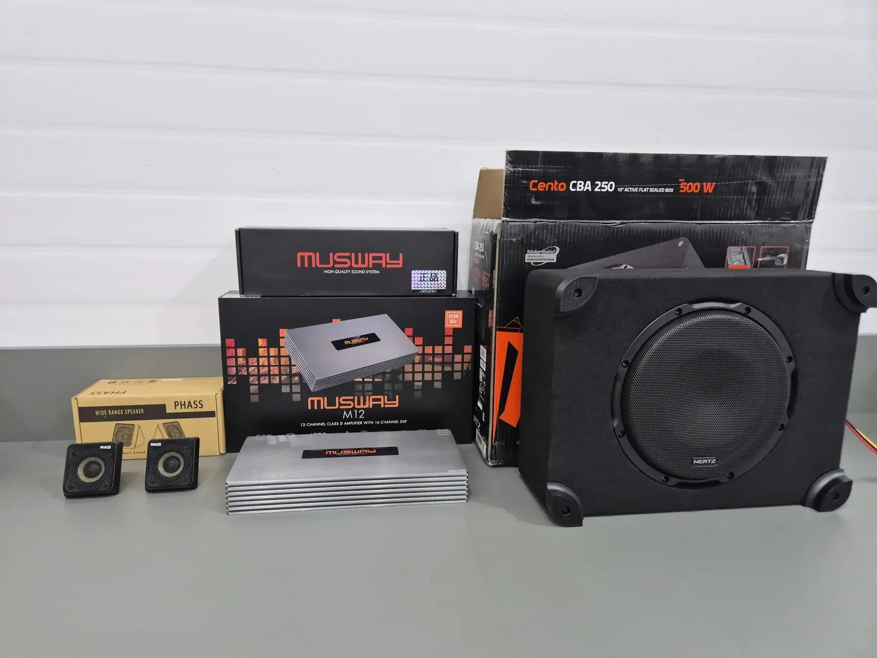 PHASS 스피커·MUSWAY M12 DSP·HERTZ 서브우퍼 구성